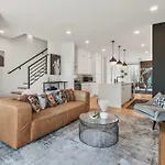 Nashville Haven With Gorgeous Skyline Views