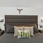 Haven With Gorgeous Skyline Views Holiday home