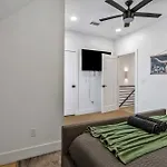 Holiday home Haven With Gorgeous Skyline Views *