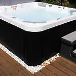 Luxury Retreat Sauna, Hot Tub And Fire Pit Holiday home Nashville