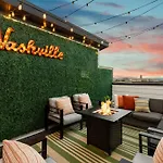 Private Rooftop Near Vanderbilt Only 2 Miles From Downtown Holiday home