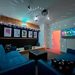 Rooftop Downtown Views - Bluebird Karaoke