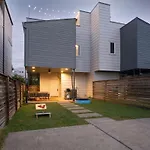 3Br And 3Ba 5 Min Dt Firepit Patio And Sleeps 10