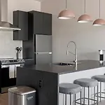 Landing - Inglewood Apartment *