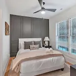 New Bright Modern Townhome With Rooftop & Garage * Nashville
