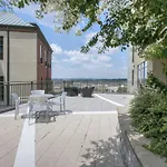 Luxurious Downtown-2 Bed 2 Bath Corner 2M