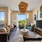 Lovely River View Walk To Downtown Has Garage And Balcony *