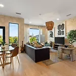 Apartment Lovely River View Walk To Downtown Has Garage And Balcony
