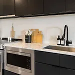 Lovely River View Walk To Downtown Has Garage And Balcony * Nashville