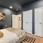 Apartment Lovely River View Walk To Downtown Has Garage And Balcony