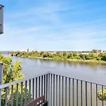 Apartment Lovely River View Walk To Downtown Has Garage And Balcony Nashville