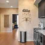 Apartment Lovely River View Walk To Downtown Has Garage And Balcony Nashville