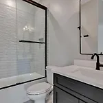 Ensemble-4 Unit Combo-8 Mins To Broadway Holiday home *