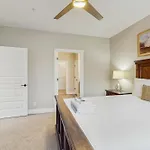 Edison 210 Apartment