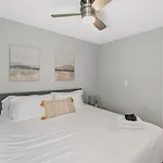 Chic Near Downtown Sleeps 14