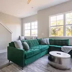 Rooftop Views 4br 4ba 7 Beds Near Broadway