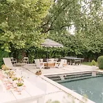 Historic Gem 4 Bedroom With Pool Walk To All Hotspots