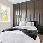 Holiday home Rooftop Views 4br 4ba 7 Beds Near Broadway Nashville