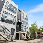 Emerald Overlook - Skyline Views & Rooftop Patio