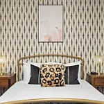 Holiday home Iconic Ryman Revival - Pews Murals & Karaoke