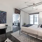 121 By Avantstay 4*