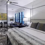121 By Avantstay 4*