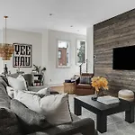 The Wade - Minutes To The Gulch & 12 South *
