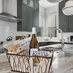 The Wade - Minutes To The Gulch & 12 South Nashville