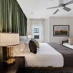 The Wade - Minutes To The Gulch & 12 South