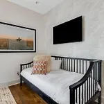 The Wade - Minutes To The Gulch & 12 South * Nashville