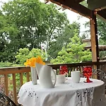 Belmont Blvd Bed & Breakfast