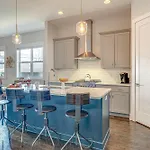 Cultured Coach - Music Row - Mins To Downtown