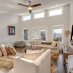 Holiday home Cultured Coach - Music Row - Mins To Downtown *