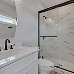 Holiday home Ensemble-4 Unit Combo-8 Mins To Broadway