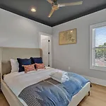 Ensemble-4 Unit Combo-8 Mins To Broadway Holiday home Nashville