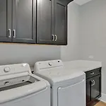 Holiday home Ensemble-4 Unit Combo-8 Mins To Broadway Nashville