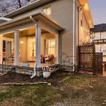 Southern Elegance-Private Hot Tub-Walk To 12 S