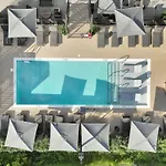 Hyve - Waves - Walk To Broadway