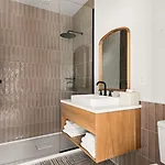 The Eighteen By Kasa Hotel 4*