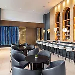 Hilton Bna Airport Terminal 4*