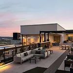 Hilton Bna Airport Terminal Hotel 4*
