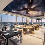 Hilton Bna Airport Terminal Hotel 4*