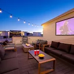 Broadview At The Gulch - Rooftop Lounge With Views