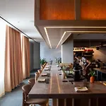 6Br Group Stay, Rooftops, Garages, Walk To Dining 5 Mins To Nissan Stadium, Less Than 10 Mins To Broadway, 24 Hr Hospitality, Great For Groups