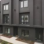 Cumberland Social I Rooftop Hot Tub!