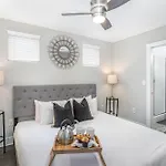 Holiday home Cypress - Private Rooftop Patio - Mins To Broadway Nashville