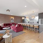 The Chestnut - Brand New Rooftop Skyline Views Holiday home Nashville