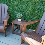 Cozy Ranch Retreat-large Deck & Yard-10 Mins To Downtown Holiday home