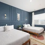Sleeps 16 Two Side By Side Only 3 Miles Broadway *