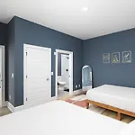 Sleeps 16 Two Side By Side Only 3 Miles Broadway Nashville